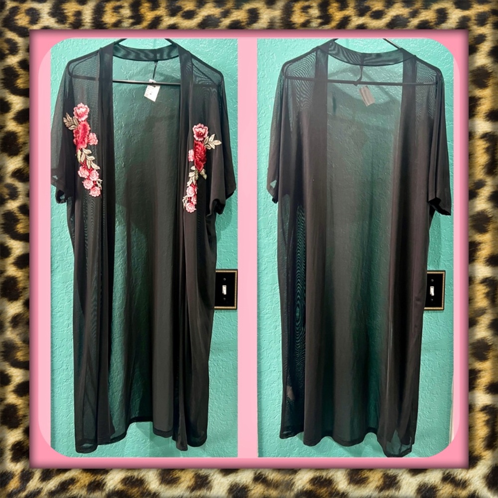 👑✅PRICE FIRM✅ Black Sheer Long Kimono with Floral Embroidery. Brand New!